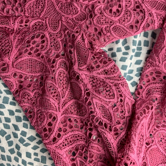 Lace scoop neck long sleeve bodysuit - Picture 7 of 9